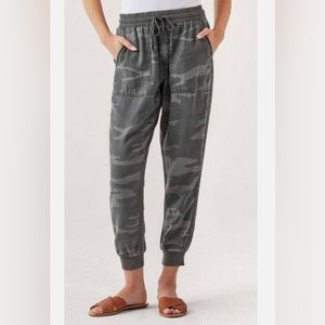 SPLENDID | Lakeside Camo Jogger | Size XS | $158 Value!